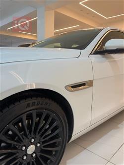 جاكوار XE